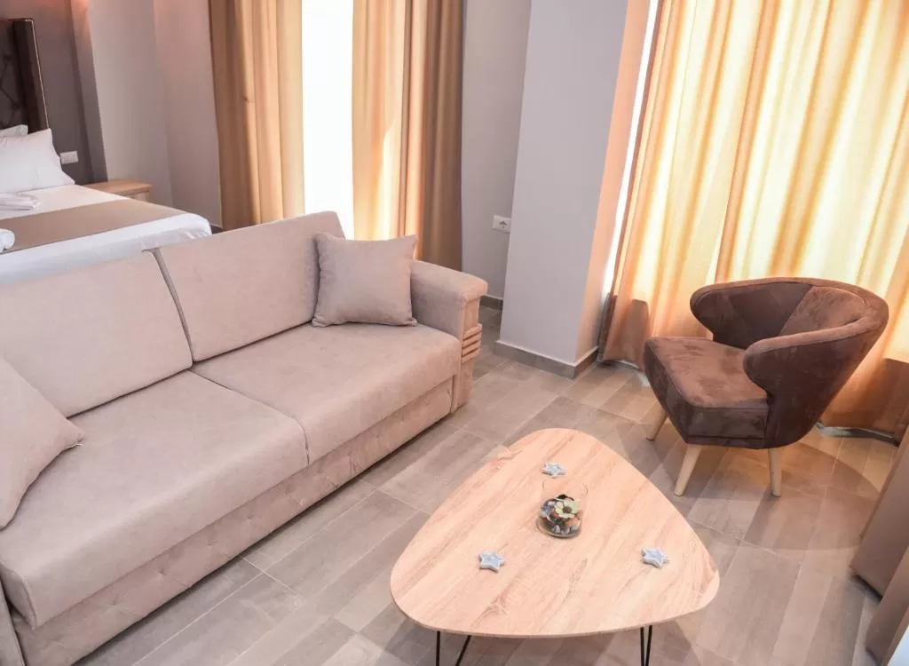 Brilliant Hotel Junior Suite 5.jpg